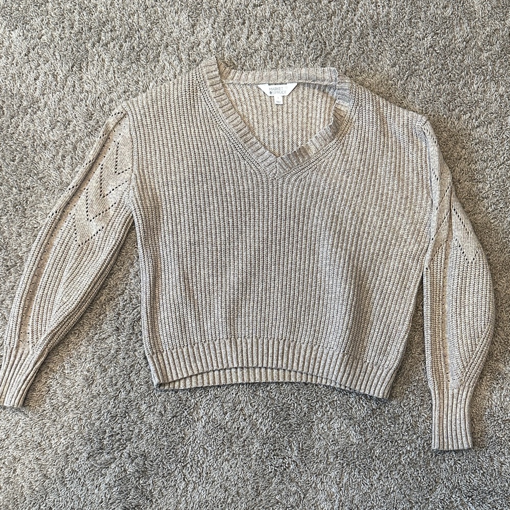 Market & Spruce Beige V-Neck Sweater